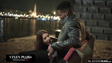 Sybil a jej totálne odovzdanie v drsnej medzirasovej akcii, kde hral hlavnú úlohu veľký čierny kolík