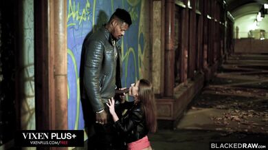 Sybil a jej totálne odovzdanie v drsnej medzirasovej akcii, kde hral hlavnú úlohu veľký čierny kolík