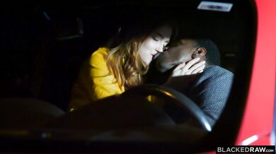 Ryšavá kráska a jej neukojiteľná chuť na černošskú kladu v drsnej medzirasovej akcii