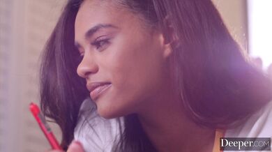 Lena a jej vášnivá jazda plná tľapkania po zadku a intenzívneho sexu až do konca