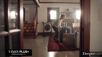 Lena a jej vášnivá jazda plná tľapkania po zadku a intenzívneho sexu až do konca