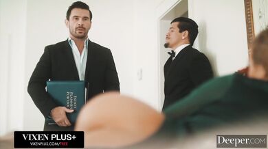 Nicole a jej kinky priania ktoré jej urastený borec splnil do posledného detailu v tejto žhavej scéne