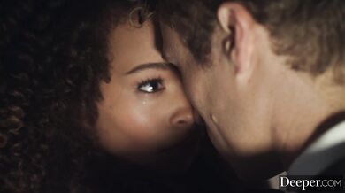 Cecilia a jej cesta za rozkošou kde odhodila zábrany a podľahla dominancii urasteného muža