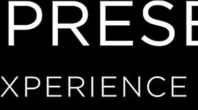 Angie Faith a Rissa May v obkľúčení obrovskej čiernej klady ktorú si obe baby vychutnali naraz