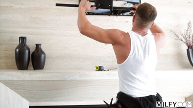 Bunny Madison a jej neukojiteľná túžba po anále, ktorá končí drsným mrdaním do zadku