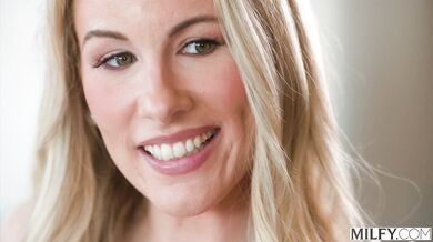 Bunny Madison a jej neukojiteľná túžba po anále, ktorá končí drsným mrdaním do zadku