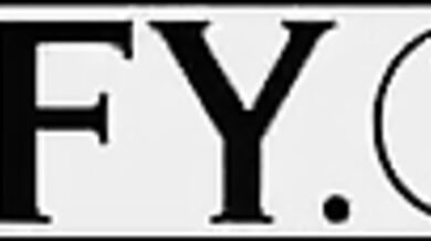 Kypravá MILFka a jej vášnivý tanec v polohe na koníka na okraji bazéna zaliateho slnkom