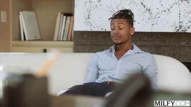 Nickey Huntsman a jej hriešna lekárska prehliadka, ktorá skončila hlbokým mrdaním od urasteného mladíka