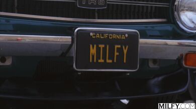 Abby Rose a Aderes Quin a ich neovládateľné squirtingové orgazmy počas divokého mrdania