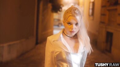 Ashby Winter a jej prvá veľká skúsenosť s análom, pri ktorej sa jej dierka napla na prasknutie