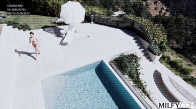 Melissa Stratton a jej neuveriteľná double team jazda kde si užíva hlboké prirazy od dvoch čiernych žrebcov