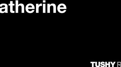 Catherine Knight miluje análne hrátky a v tejto scéne predvádza svoju neuveriteľnú ohybnosť a výdrž