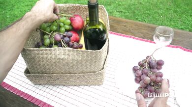 Sleduj ako Lexi Layo hlboko fajčí a líže tvoje gule v POV zábere