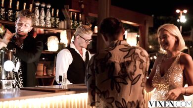 Táto nadržaná mrdna Dolly Orchid sa nechala vypichať hneď po šichte