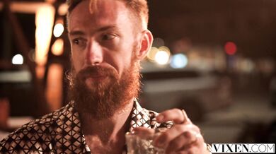 Táto nadržaná mrdna Dolly Orchid sa nechala vypichať hneď po šichte