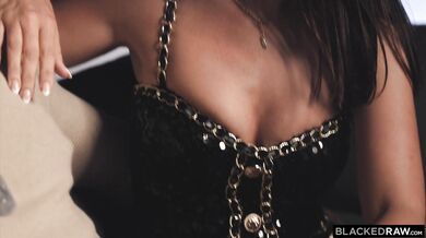 Dve nadržané blondíny a brutálny nárez v trojke