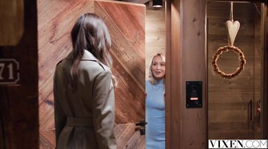 Hope Heaven si nechala pretiahnuť kundu aj prdel v divokej trojke s kamoškou