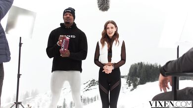 Hope Heaven si nechala pretiahnuť kundu aj prdel v divokej trojke s kamoškou