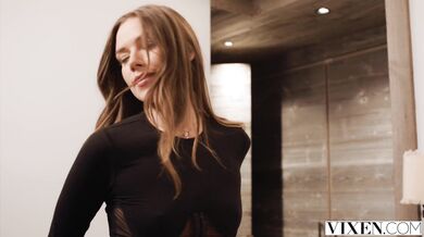 Hope Heaven si nechala pretiahnuť kundu aj prdel v divokej trojke s kamoškou