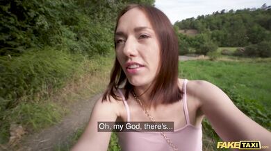 Nadržaný taxikár nenechal túto osamelú babu len tak odísť bez šukačky