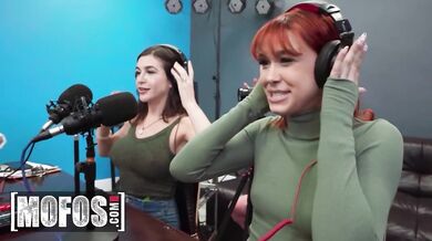 Bree Brooks vytiahla kozy počas rozhovoru a Johnny Love jej nadoraz pretiahol kundu