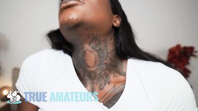 Táto MILFka Josy Black ťa najskôr skvele zafajčí a potom sa nechá poriadne primrdnúť