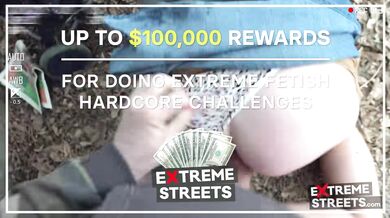 Táto šialená amatérka sa mrdá mobilom a natáča si vnútro kundy