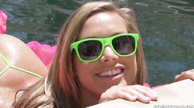 Kennedy Leigh a jej luxusná prdel v drsnom mrdaní nadoraz na kameru