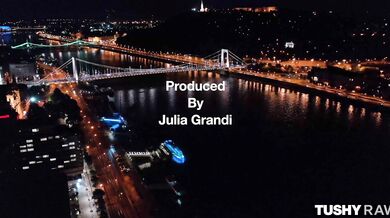 Katalina Kyle berie kár hlboko do zadku v nenasýtnej análnej jazde