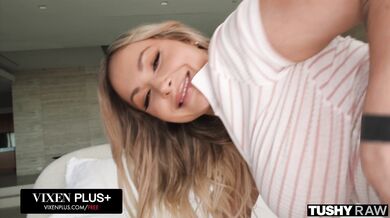 Katalina Kyle berie kár hlboko do zadku v nenasýtnej análnej jazde