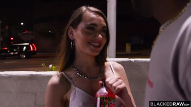 Anton Harden svojím čiernym károm roztiahne túto úzku piču