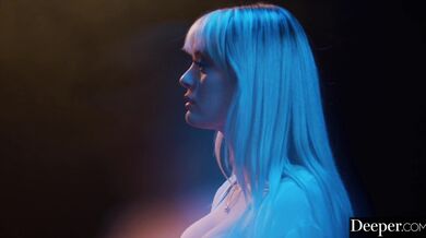 Sex plný vášne so žhavou mačičkou Amber Moore