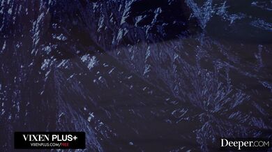 Sex plný vášne so žhavou mačičkou Amber Moore