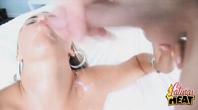 Táto nadržaná kočka sa nemohla dočkať kým dostane nálož mrdky do úst po brutálnom hardcore mrdaní