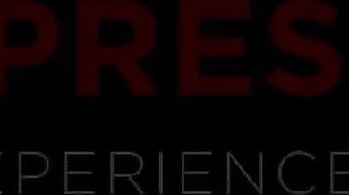 Drsná jazda dvoch kamarátok ktoré sa delia o masívny klacek v doggy štýle aj v misionárovi