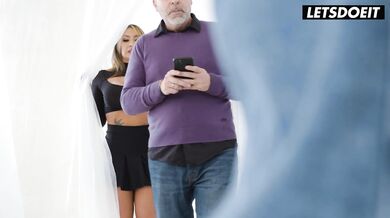 Táto macocha si nechala od opravára nadoraz rozmrdať riť