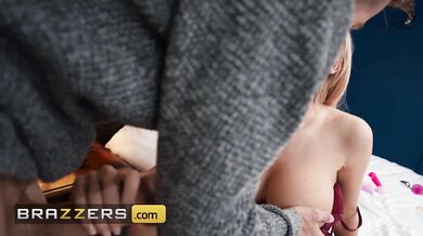 Poriadne oprcanie luxusnej Frances Bentley zakončené náložou mrdky