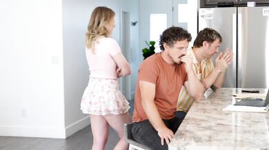 Poriadne rozmrdisko tejto sladkej krásky zakončené náložou na tvár