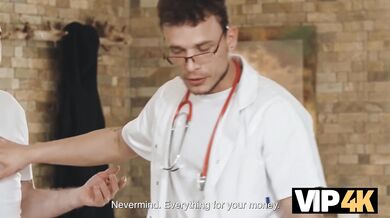 Doktor Kinkerman a jeho experimenty s prsatou kráskou