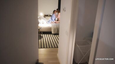 Alexis Crystal a jej nadržená trojka s dvoma mackami