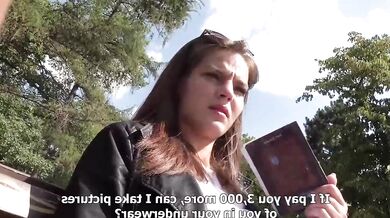 Neverná kráska z Ázie a jej fetiš jazda na čerstvom vzduchu