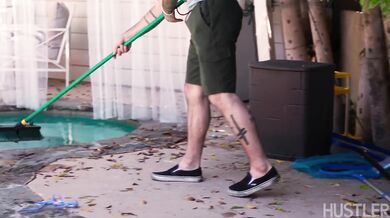 Poctivý nárez zrelej kundy zakončený masívnou potopou