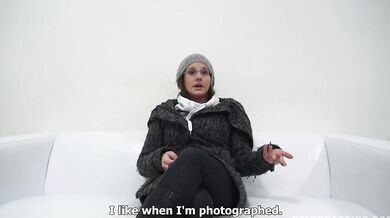 Vystriekaná amatérka na konkurze s dierkou plnou horúcej mrdky