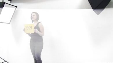 Vystriekaná amatérka na konkurze s dierkou plnou horúcej mrdky