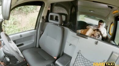 Cyber Taxi nárez pre nymfu čo si to nechala nadoraz rozdať v aute