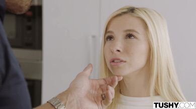 Poctivé mrdanie análu, kde Kenzie Reeves dostáva nálož priamo do hnedej dierky