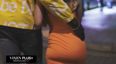 Drsná mrdacka pre Sydney, čo si nechá vymrdať hubu masívnou kládou