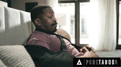 Ameena si nechá vyprášiť dierku a zaliať ju mrdkou