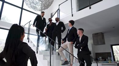 Vystriekaná tlama aj pekáč mladé kurvy po náreze od štyroch žrebcov