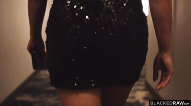 Dvojitý nášup mrdky na cecky Blake a Adriany